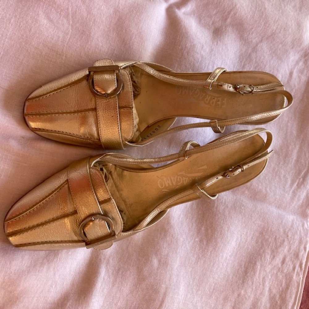 Ferragamo Metallic Gold Kitten Heels sz 8.5